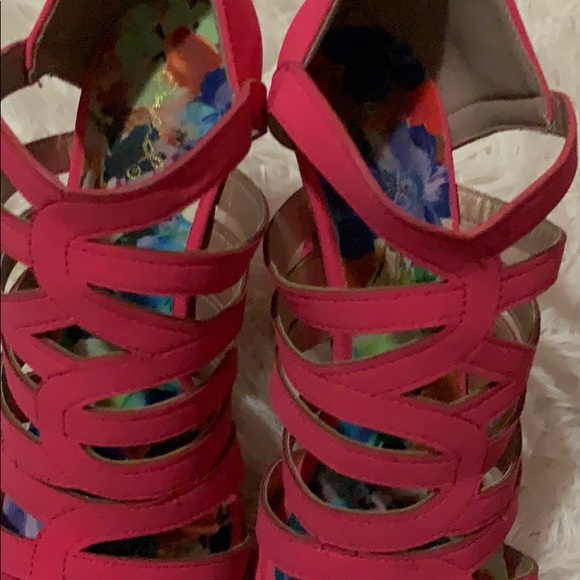 Heels - Picture 2 of 4